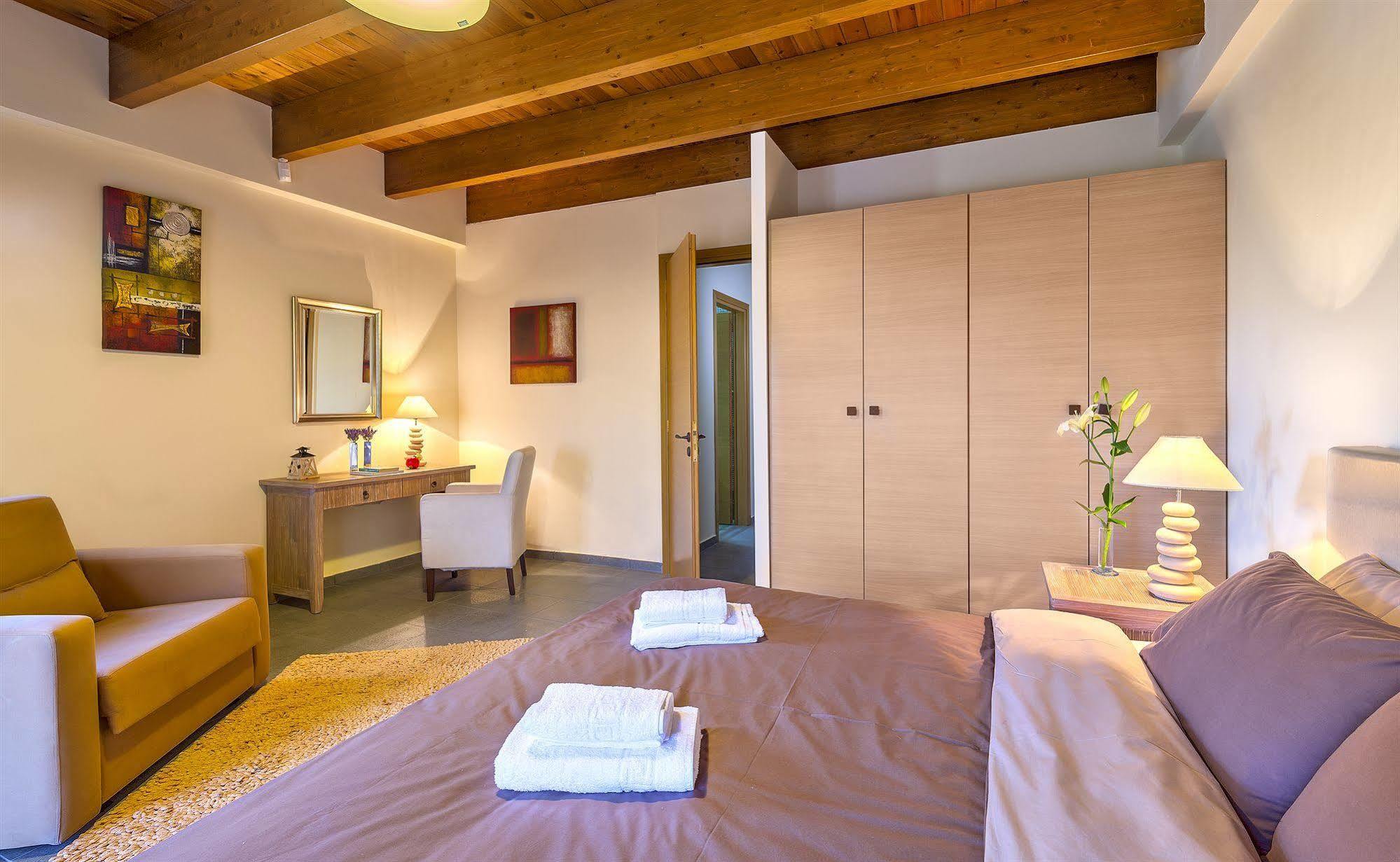 Apirathes Residence Zoúrva Esterno foto