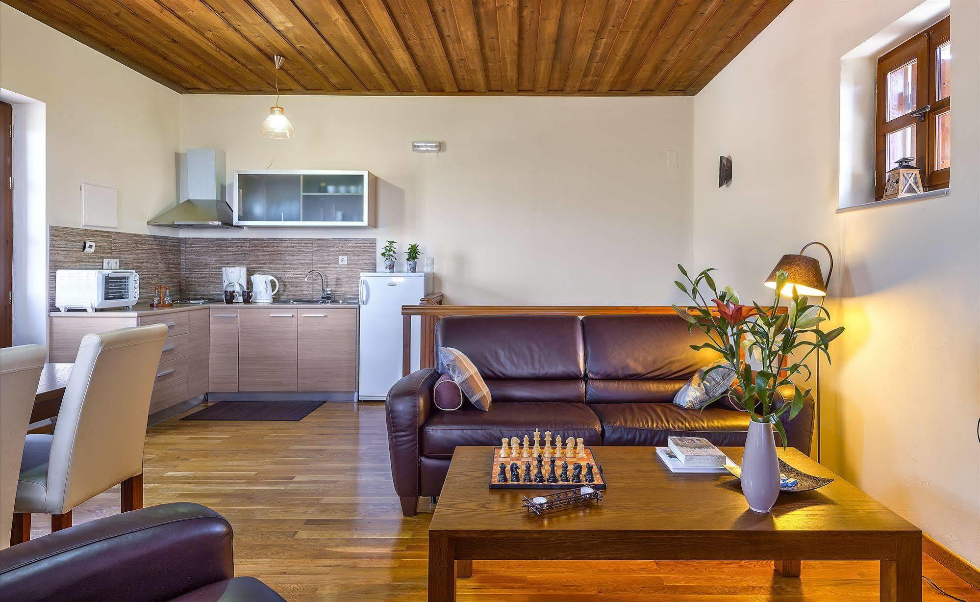 Apirathes Residence Zoúrva Esterno foto